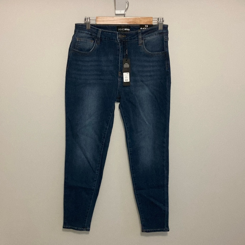 NEW NWT Fashion Nova Skinny Jeans, Juniors Size 15, Dark Wash denim